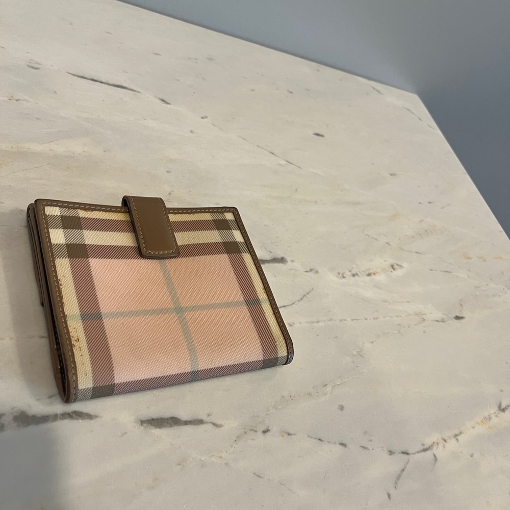 Burberry Nova Check Pastel bifold wallet - Picture 8 of 11
